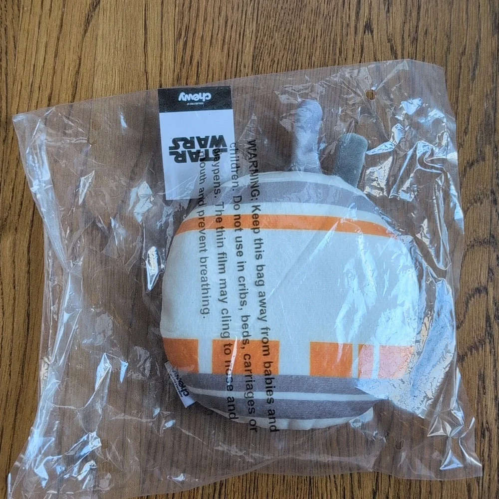 NWT Set Of 2 Plush Squeaky Toys The Mandalorian And BB-8 Round Plush Dog Toys